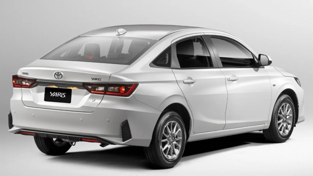 سيارة يارس 2023 المواصفات والأسعار والتصميم يارس 2023
